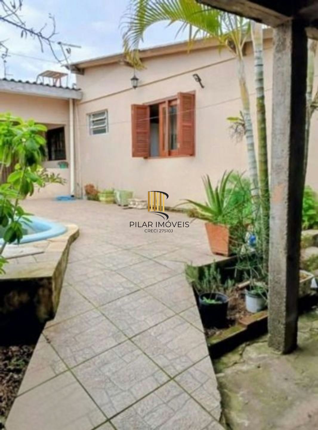 Casa de 4 Dormitórios e 2 vagas de Garagem em Gravataí.