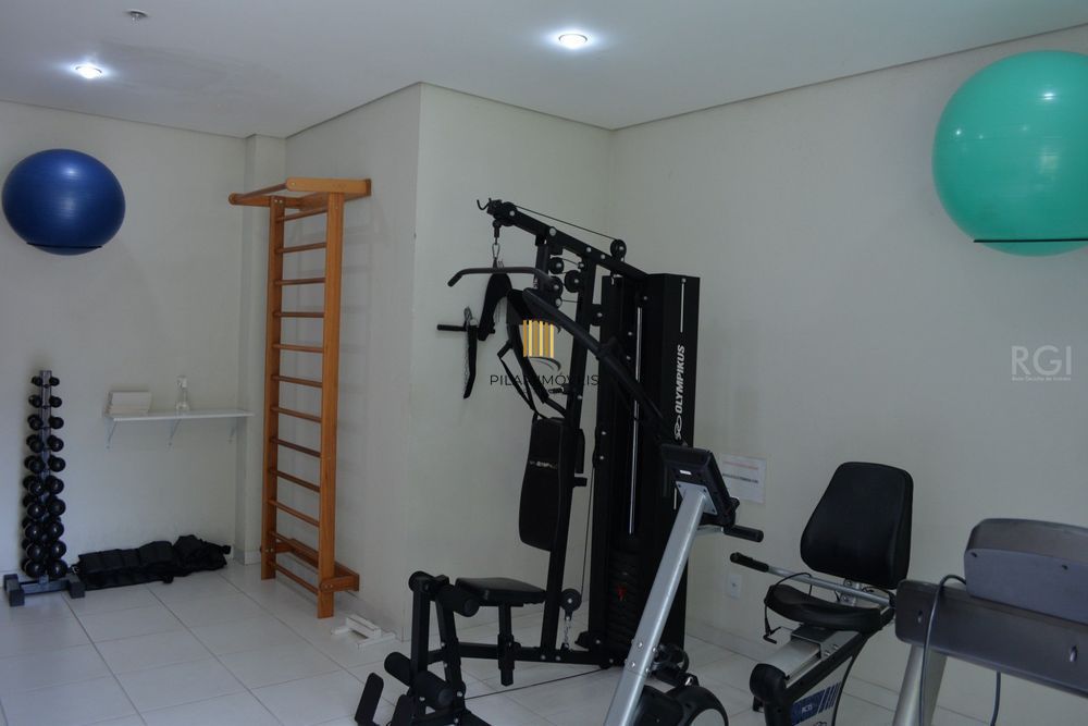 Apartamento mobiliado de 2 dormitórios e duas vagas bairro Agronomia