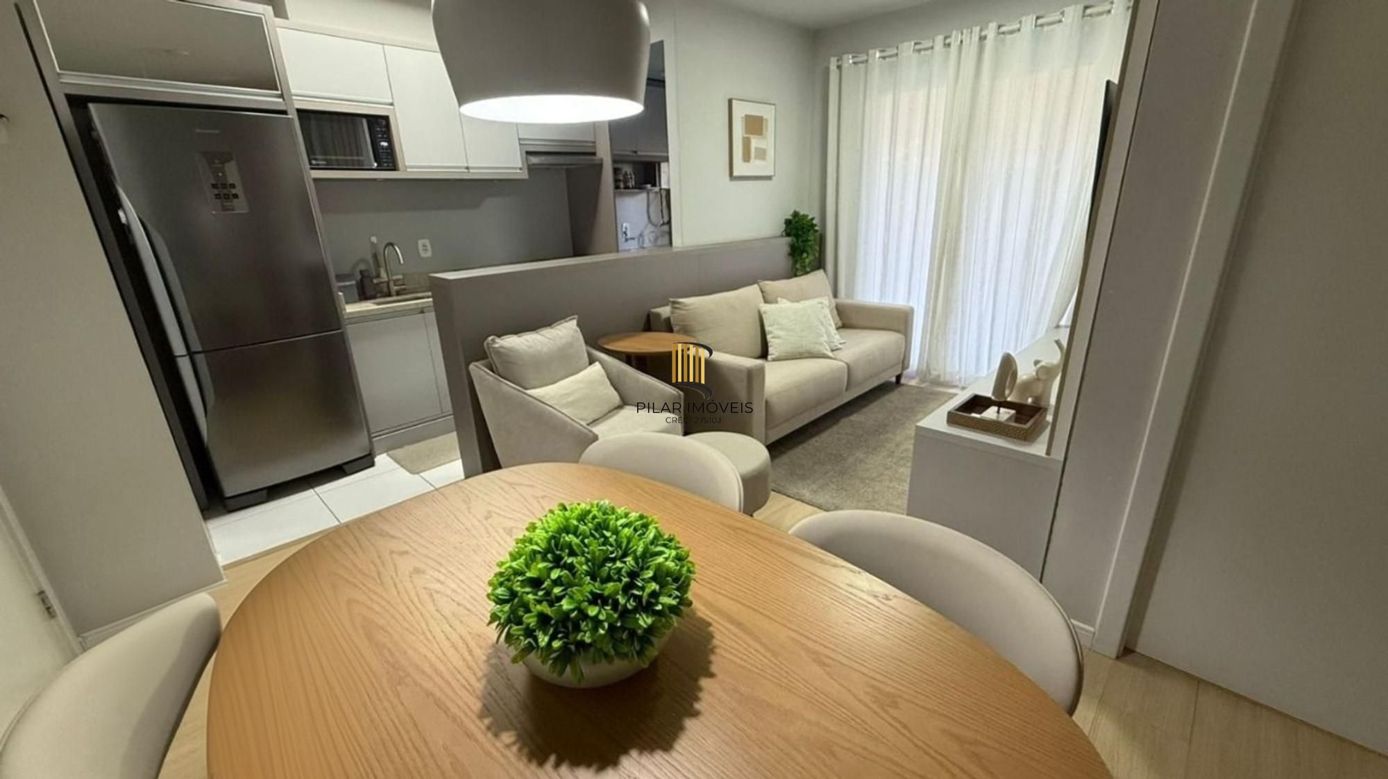 Apartamento de 2 dormitórios, elevador e 1 vaga de garagem em Canoas.