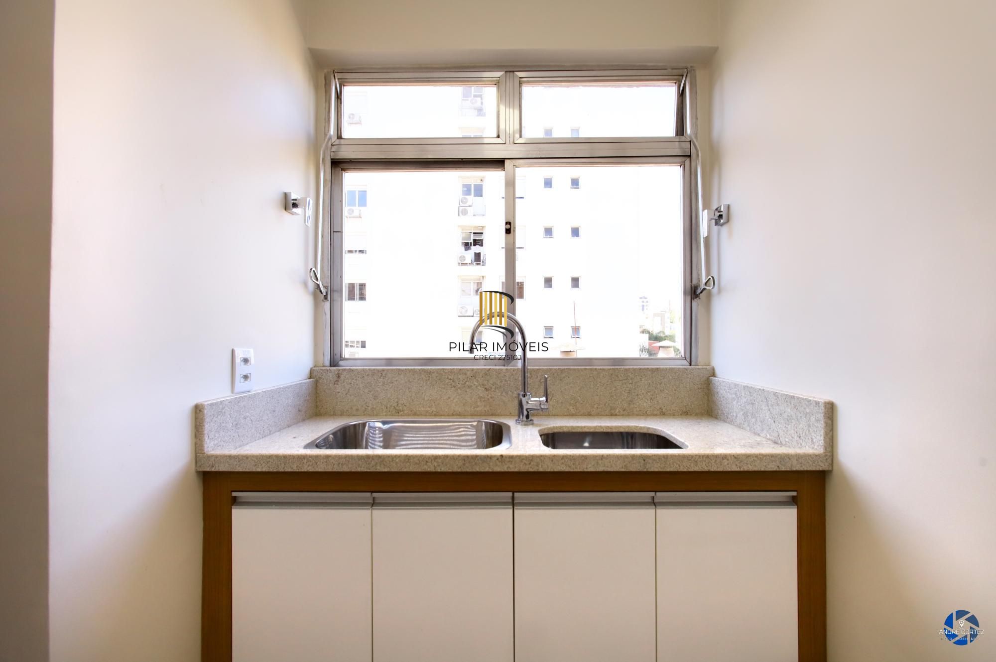 Cobertura com 3 dormitórios e 2 vagas no Bairro Santana