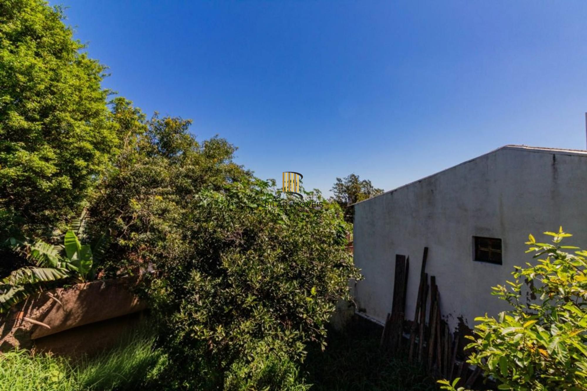 Casa de 3 quartos, 2 vagas no bairro Morro Santana