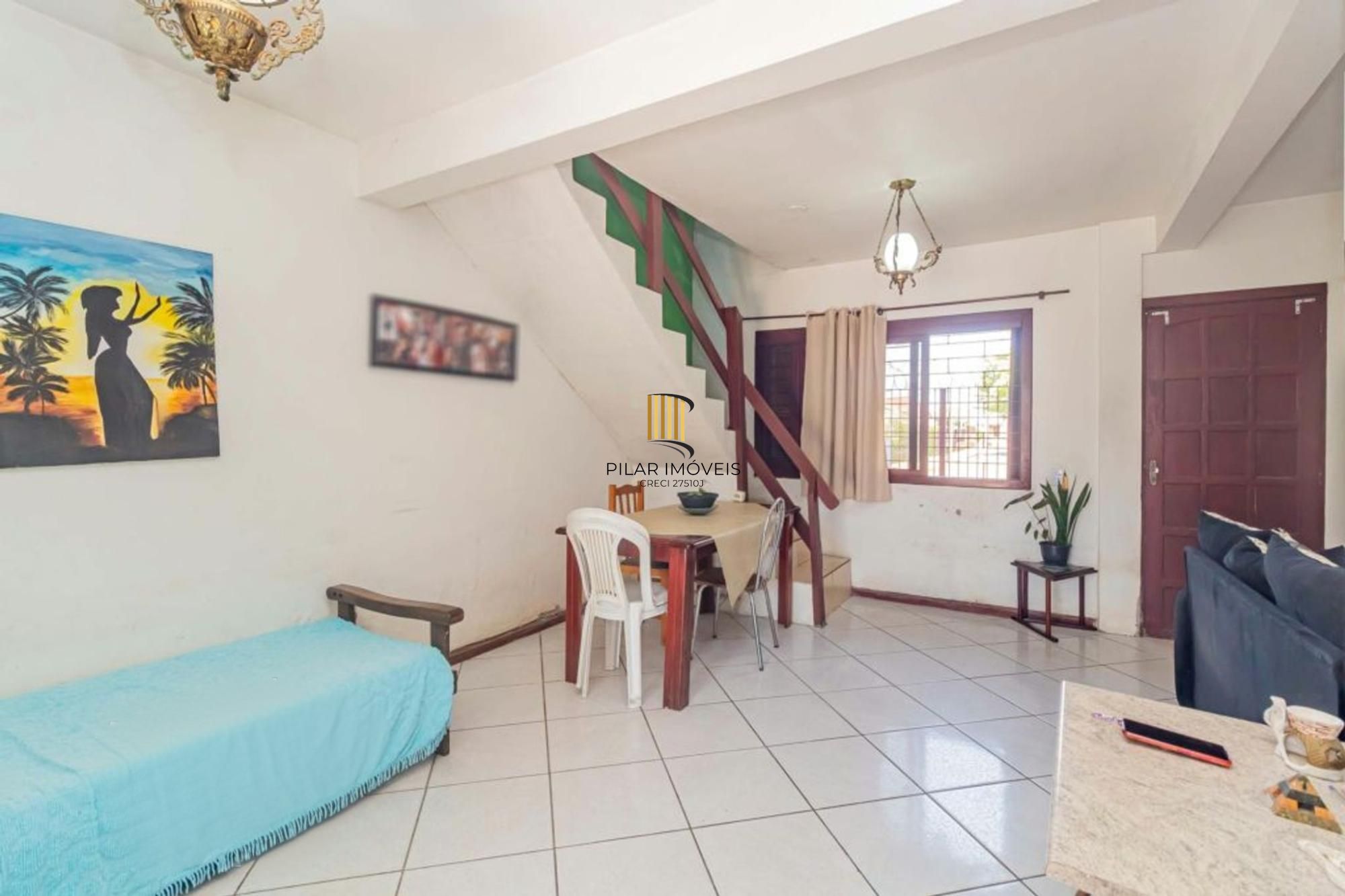 Casa com 4 quartos, 1 suíte , vaga de garagem e churrasqueira à venda em Sarandi.