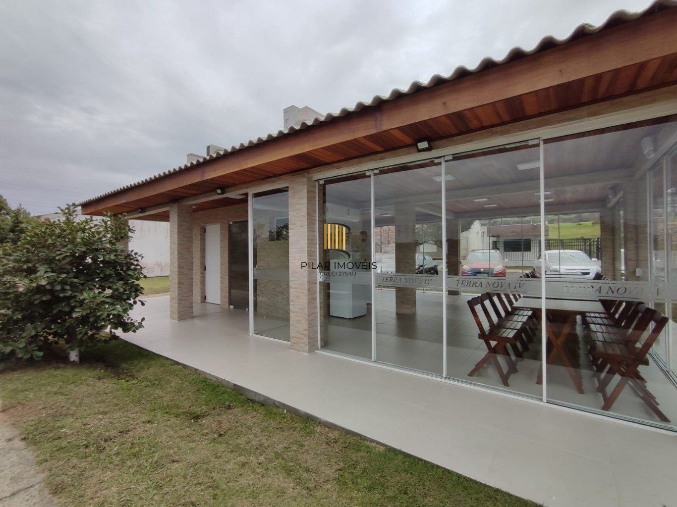 Casa com 3 quartos e 2 vagas em Alvorada no Condomínio Terra Nova