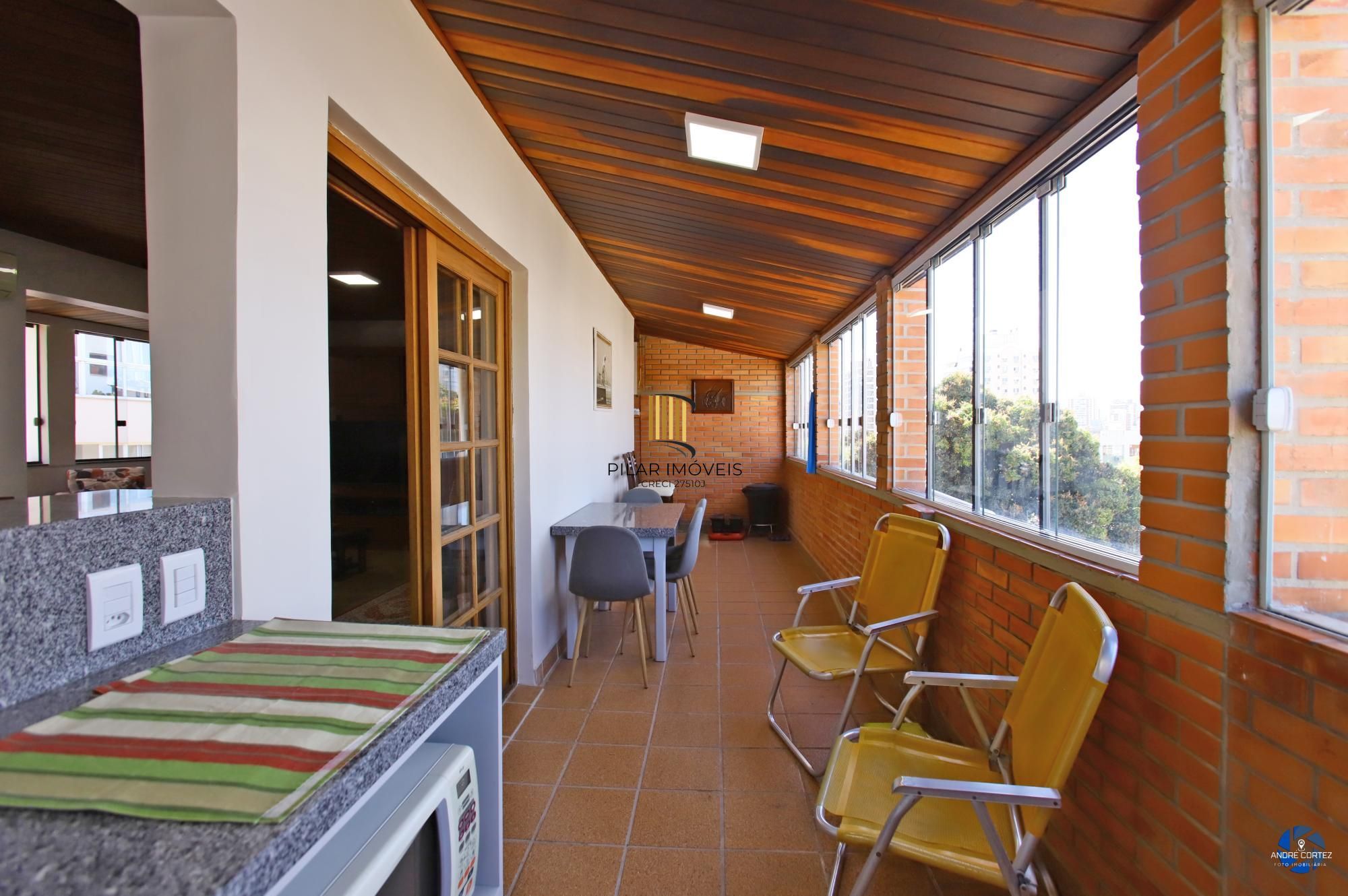 Cobertura com 3 dormitórios e 2 vagas no Bairro Santana