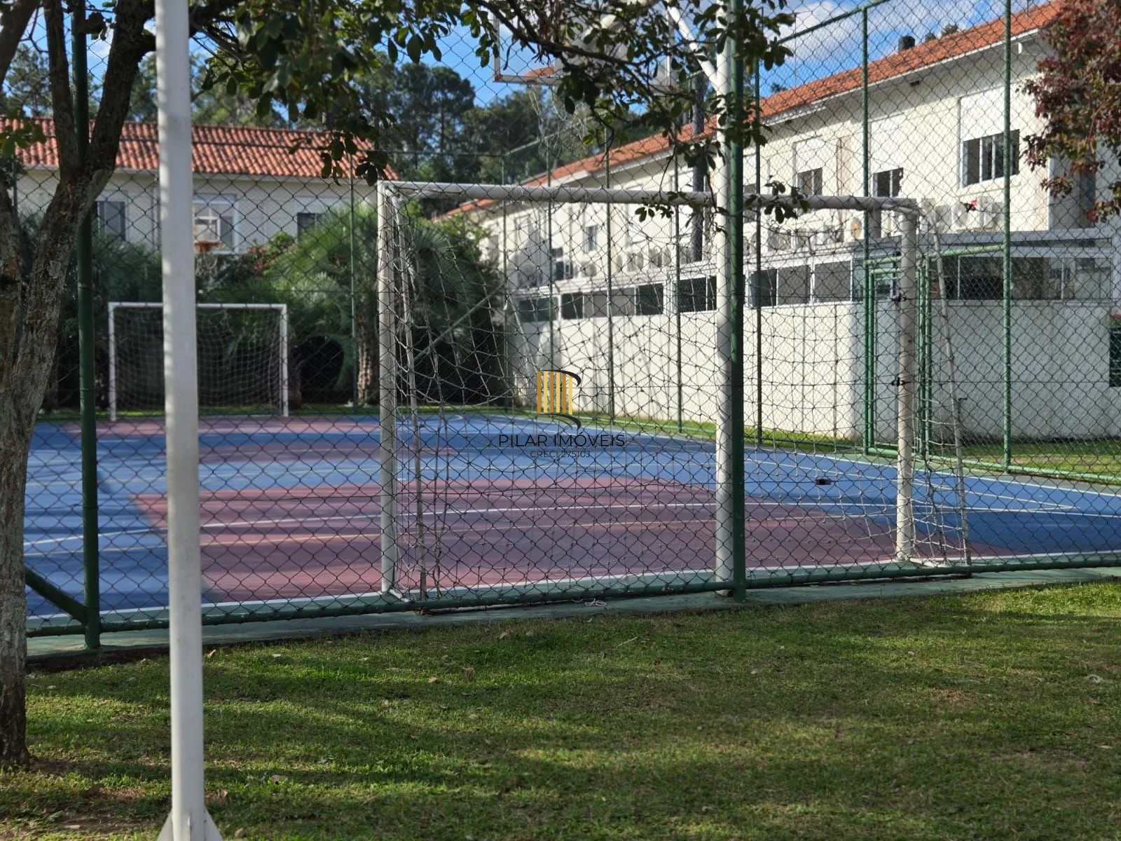 Casa de 2 dormitórios e 2 vagas de garagem em Canoas.