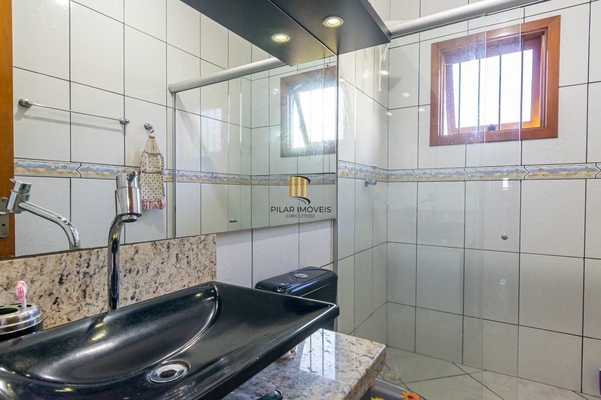 Casa de 2 dormitórios e 1 vagada de garagem em Cachoeirinha.