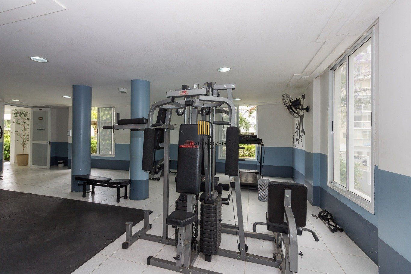 Apartamento 2 Dormitórios com Suíte, elevador e 2 Vagas no Alto Petrópolis