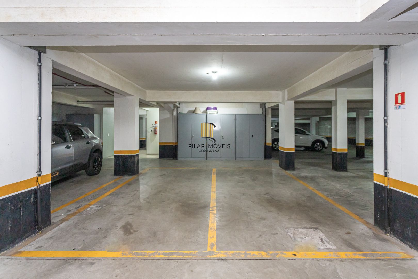 Apartamento de 97m², 2 dormitórios,1suíte, 3 vagas de garagem na rua Guararapes