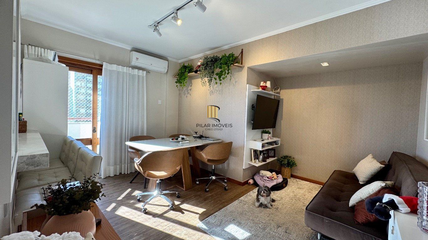 Apartamento de 1 quarto, sacada, 1 vaga, elevador no bairro Independência.