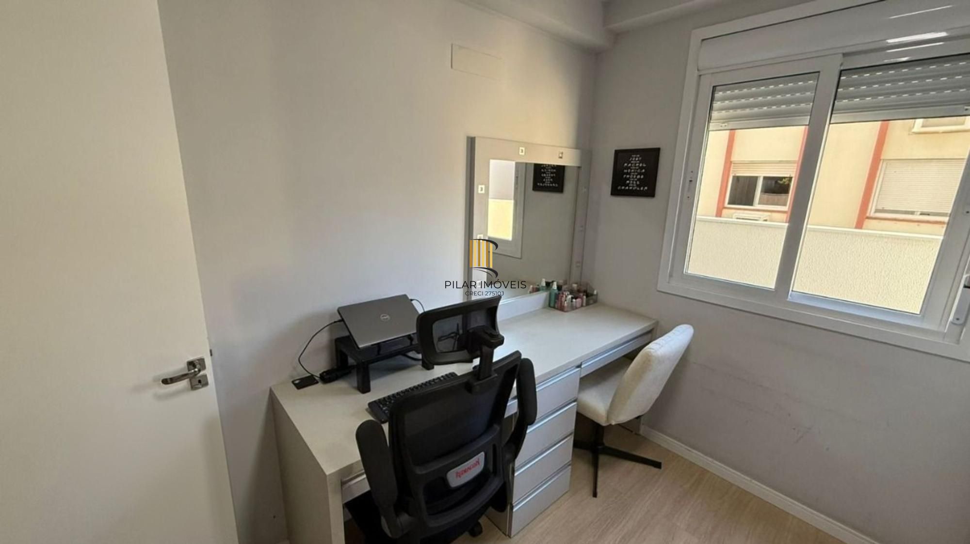 Apartamento de 2 dormitórios, elevador e 1 vaga de garagem em Canoas.