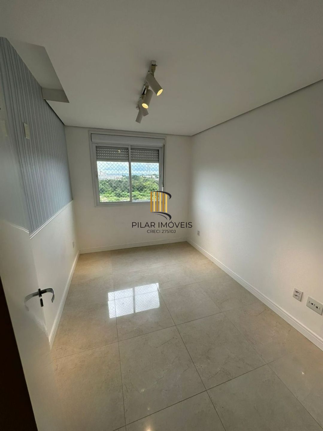 Apartamento 65m² com 2 dormitorios, com elevador e 1 vaga de garagem em Canoas.