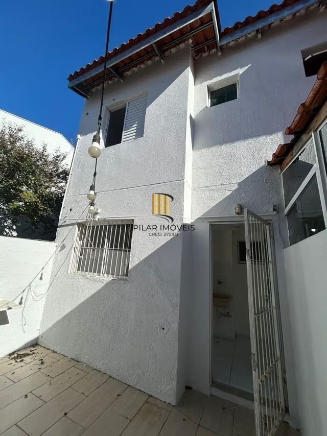 Casa em condomínio de 2 quartos 1 vaga de garagem em Canoas.