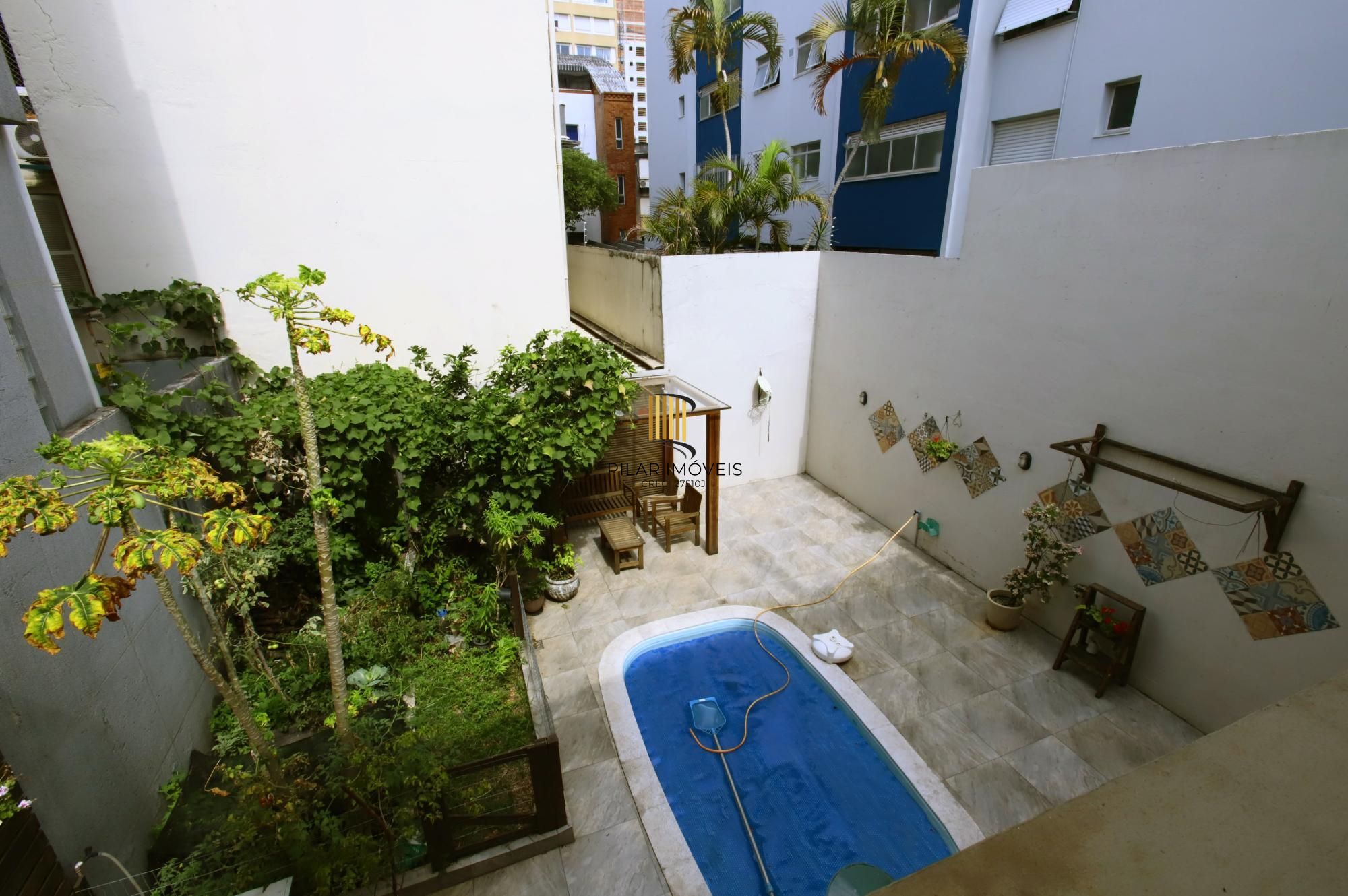 Casa de 4 quartos, 3 banheiros, 3 vagas no bairro Rio Branco