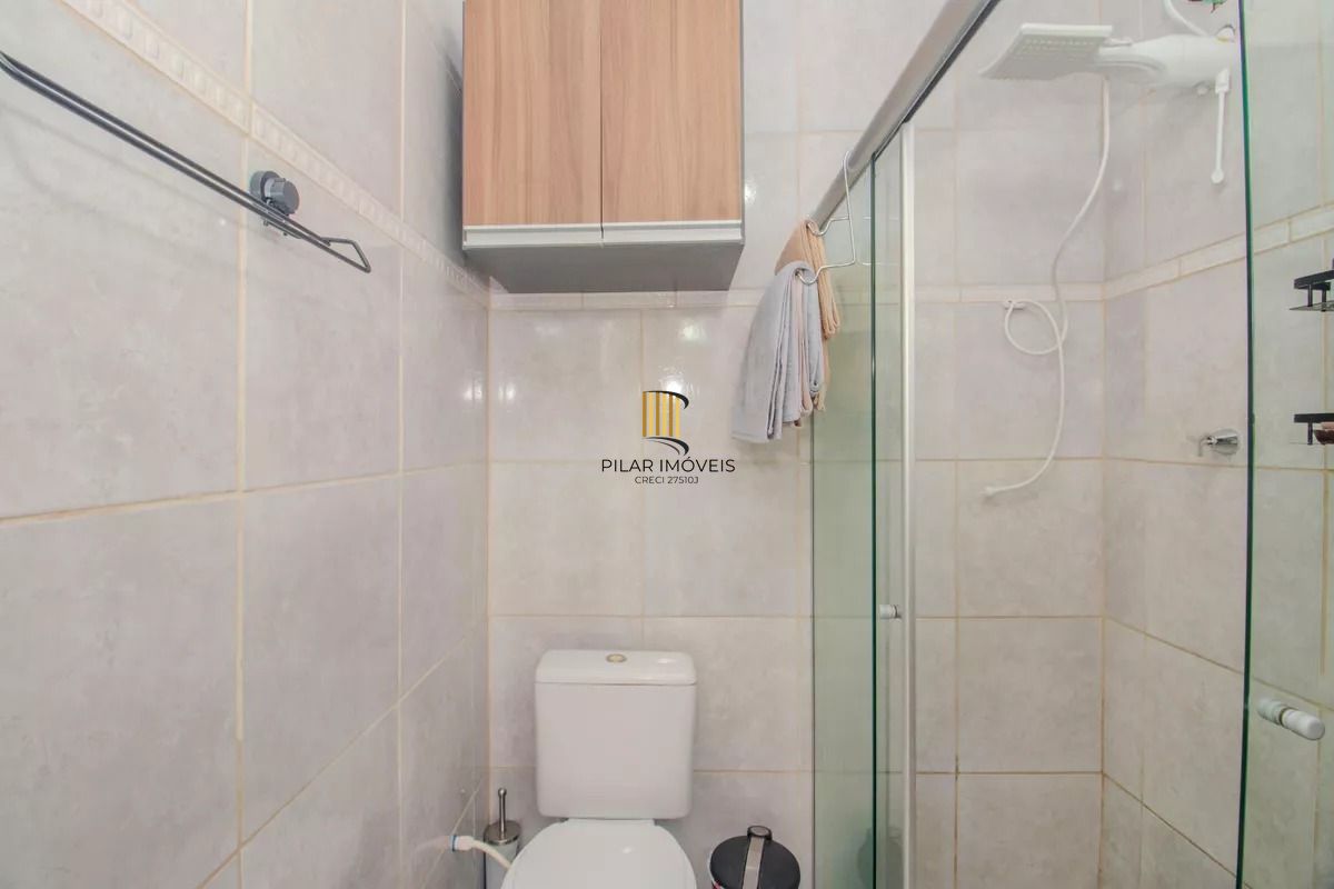 Casa com 1 quarto, churrasqueira e 4 vagas no bairro Sarandi