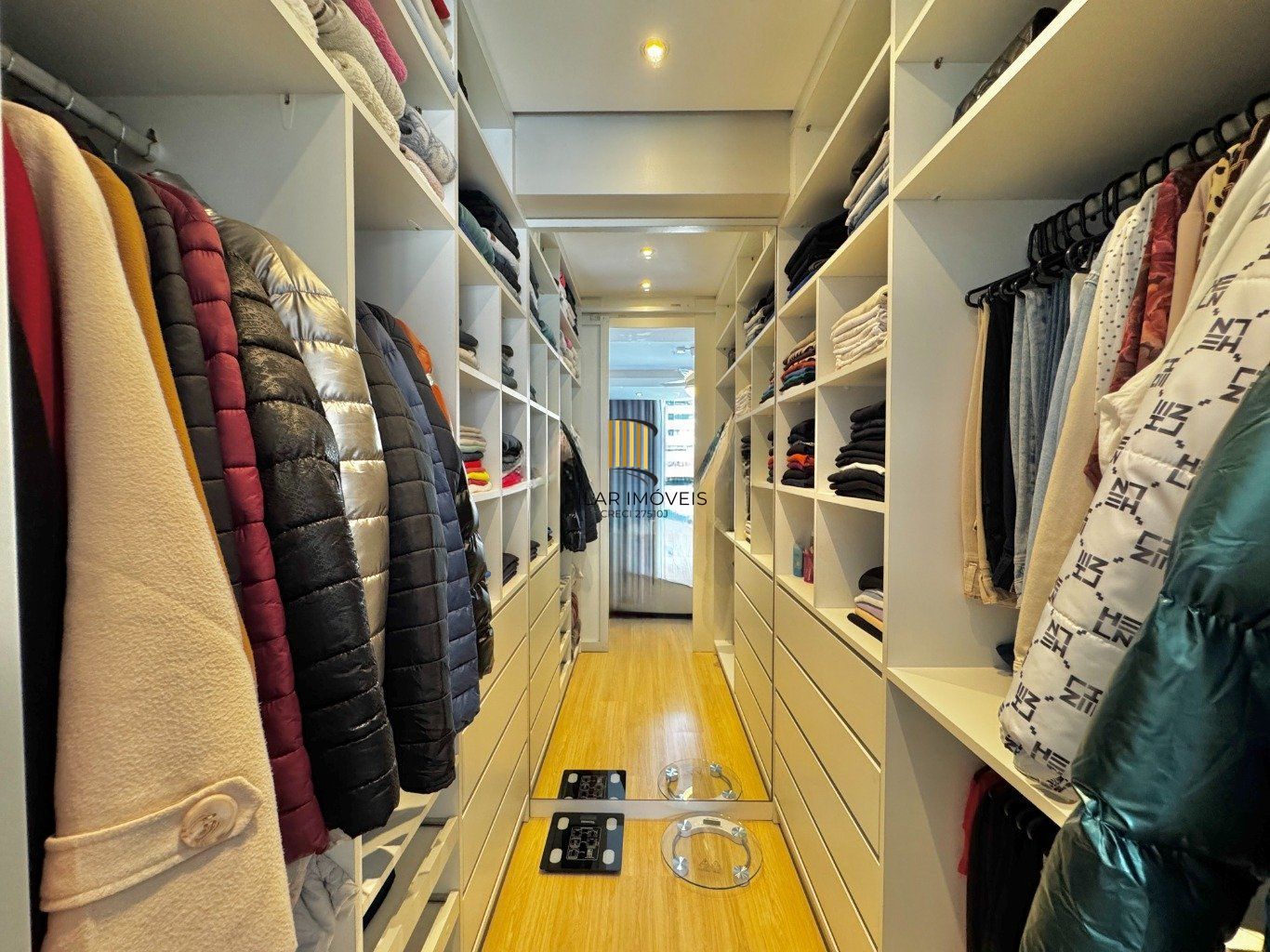 Apartamento de 3 dormitórios, elevador e 1 vaga de garagem em Canoas.