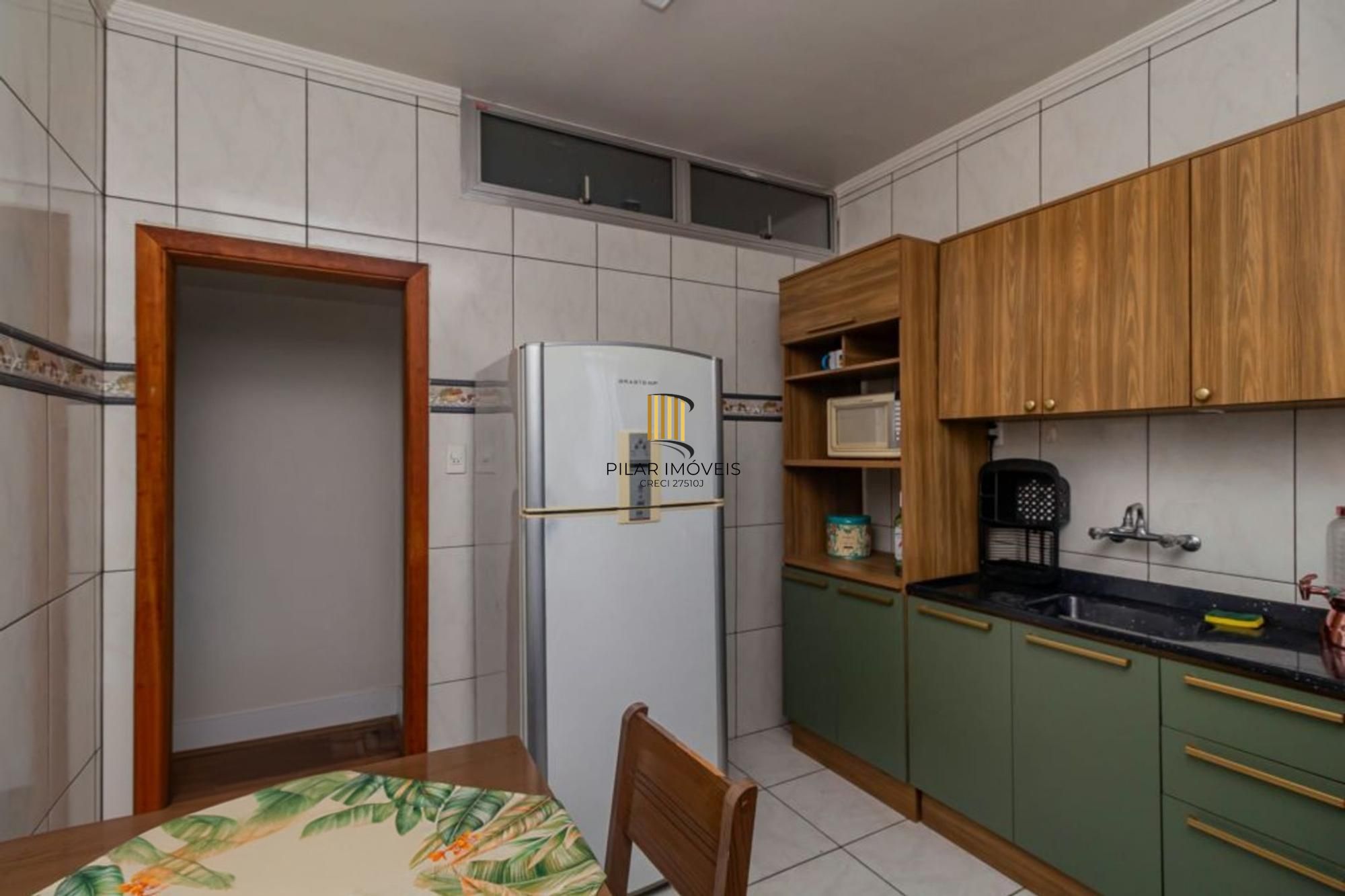 Apartamento semi mobiliado de 2 quartos no bairro Passo da Areia