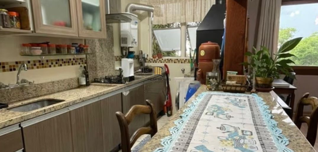 Apartamento de 1 quarto, churrasqueira, lareira,1 vaga no bairro Santa Tereza