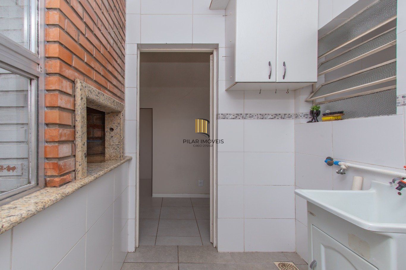 Apartamento garden, 3 dormitórios, 2 suítes, e 131m² privativos no Menino Deus.