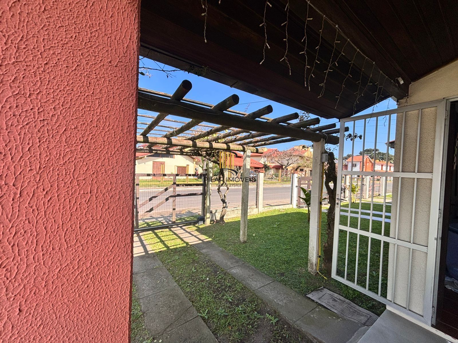 Sobrado 2 dormitórios com suite Condomínio Fechado Capão Novo