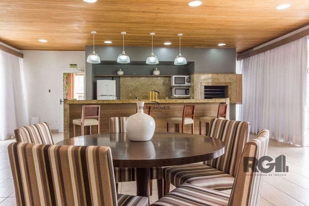 Apartamento Térreo com 3 quartos, vaga, piscina e elevador no bairro Humaitá.