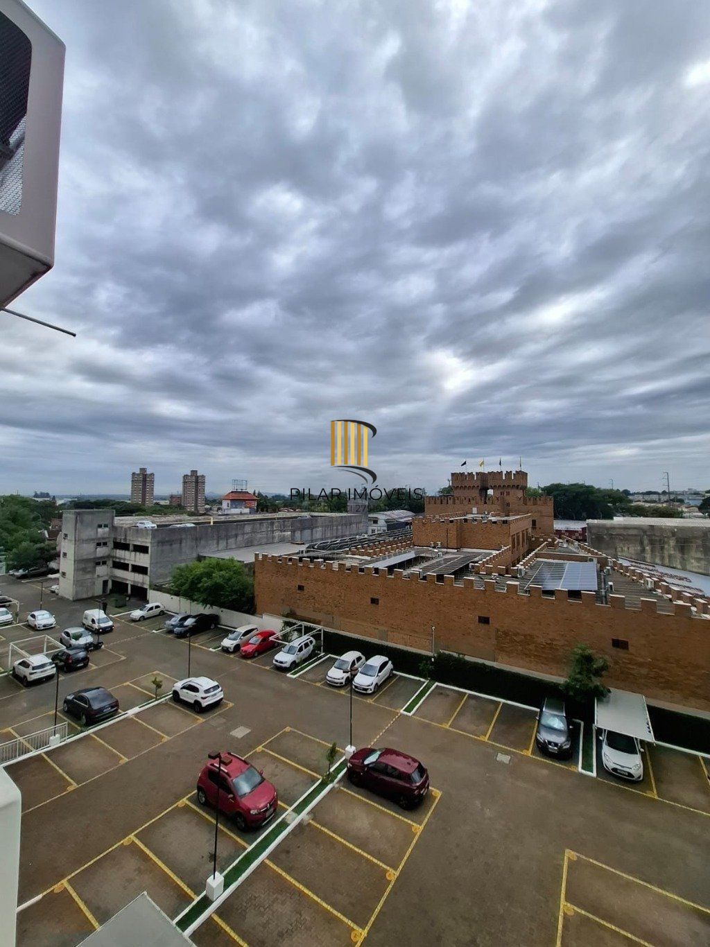 Apartamento 2 Quartos, Suíte, Vaga, Elevador no Condomínio Boulevard