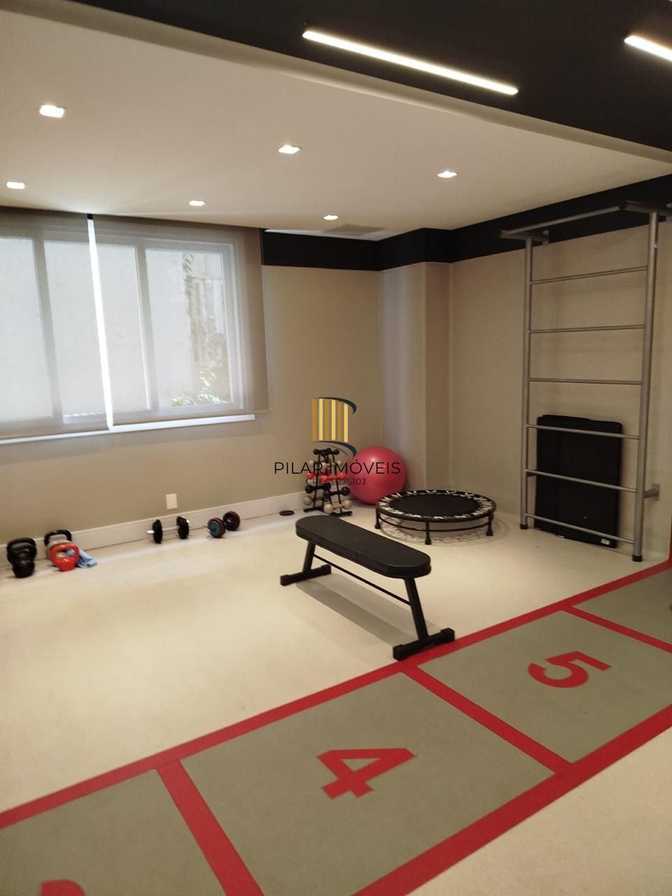 Apartamento térreo garden com 1 dormitório, 1 suíte, 1 vaga de garagem