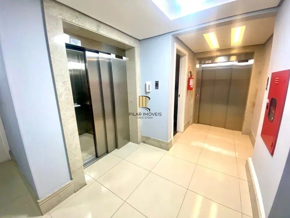 Apartamento com 1 quarto, 1 vaga e elevador no Bairro Cidade Baixa