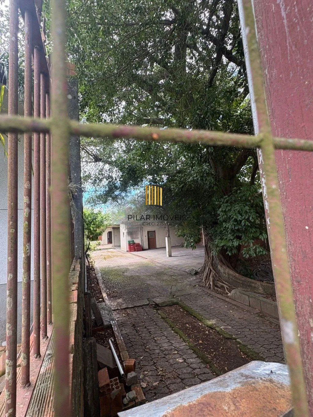 Casa de 3 quartos e 5 vagas de garagem em Canoas.