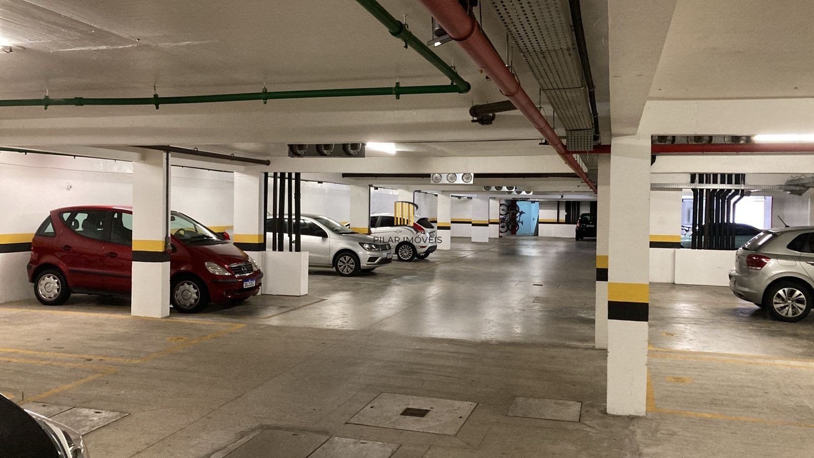 Apartamento térreo garden com 1 dormitório, 1 suíte, 1 vaga de garagem