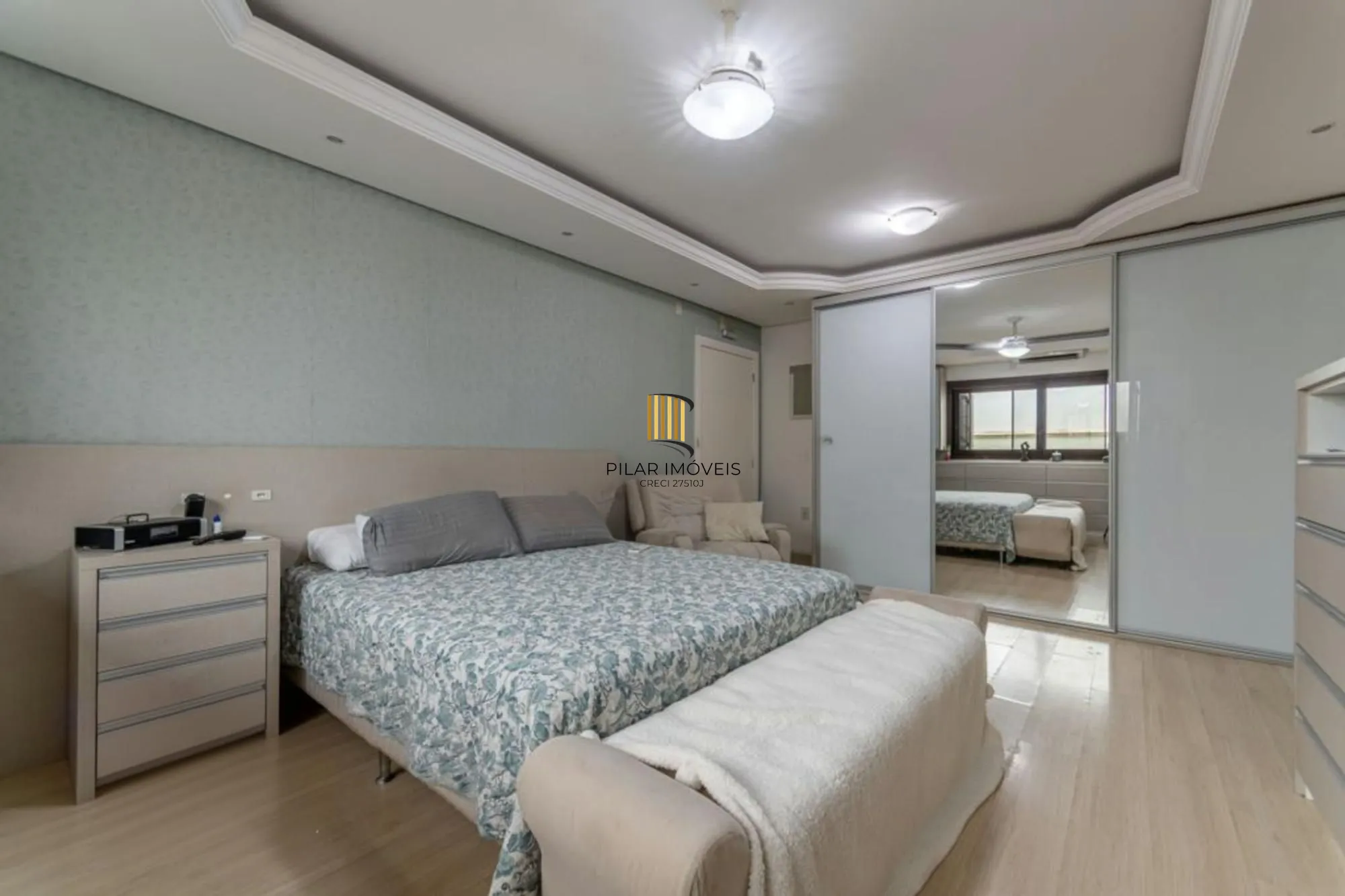 Casa com 4 quartos,1 Suite, 2 vagas e 450m² à venda em Sarandi.