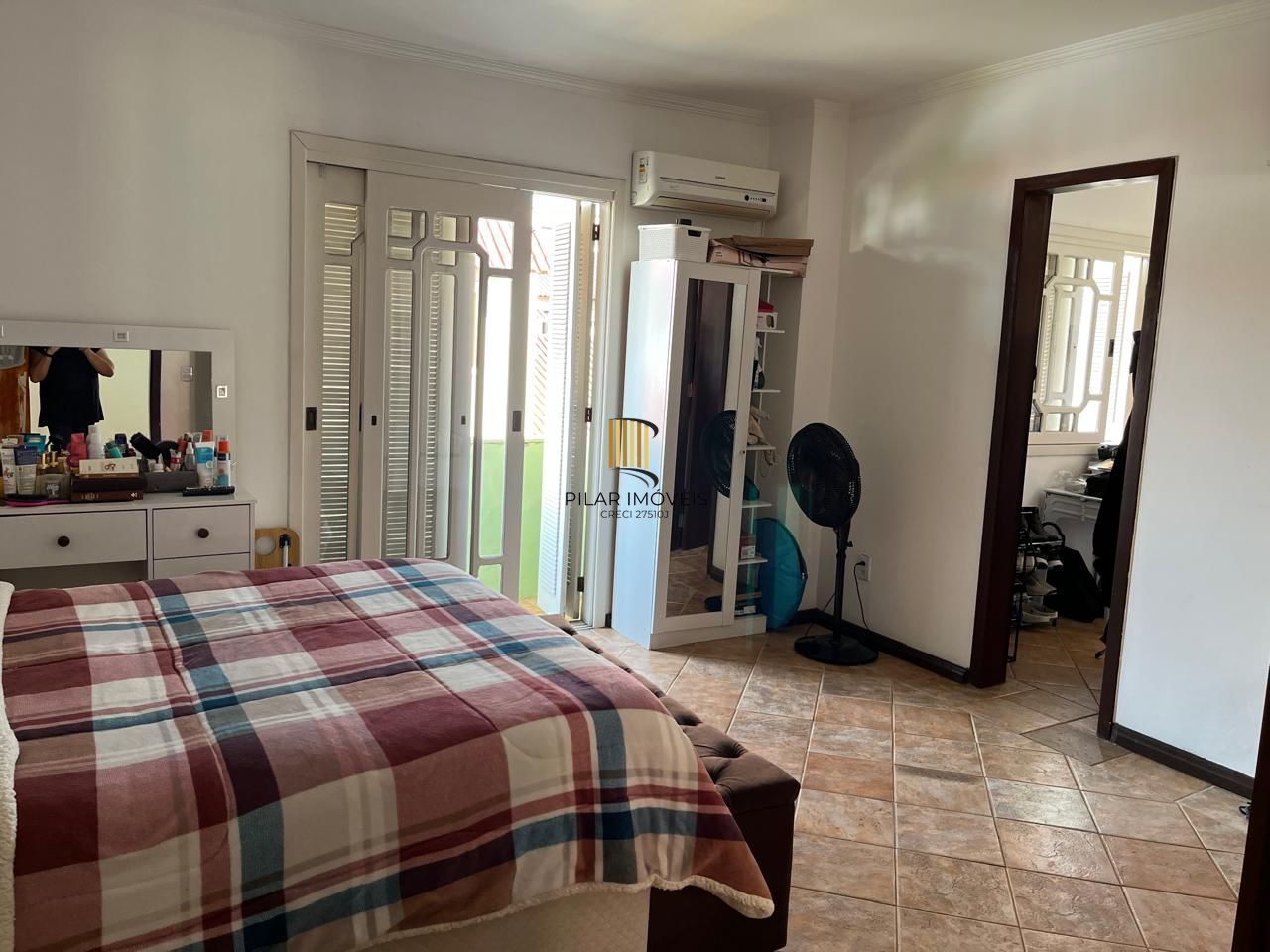 Casa triplex em condomínio no Ecoville com 2 suítes