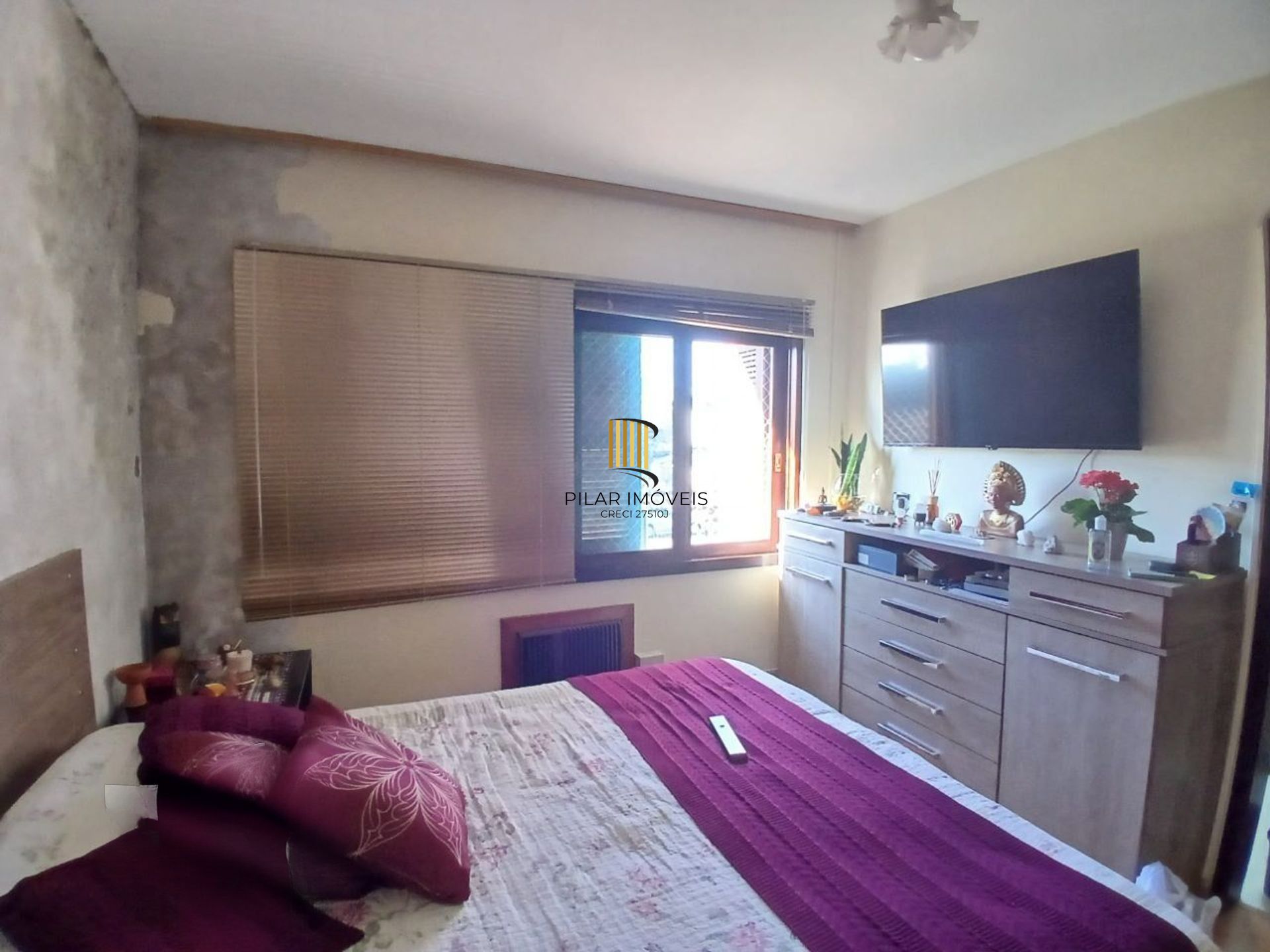 Casa com 3 dormitótrios, piscina e 2 vagas de garagem em Canoas.