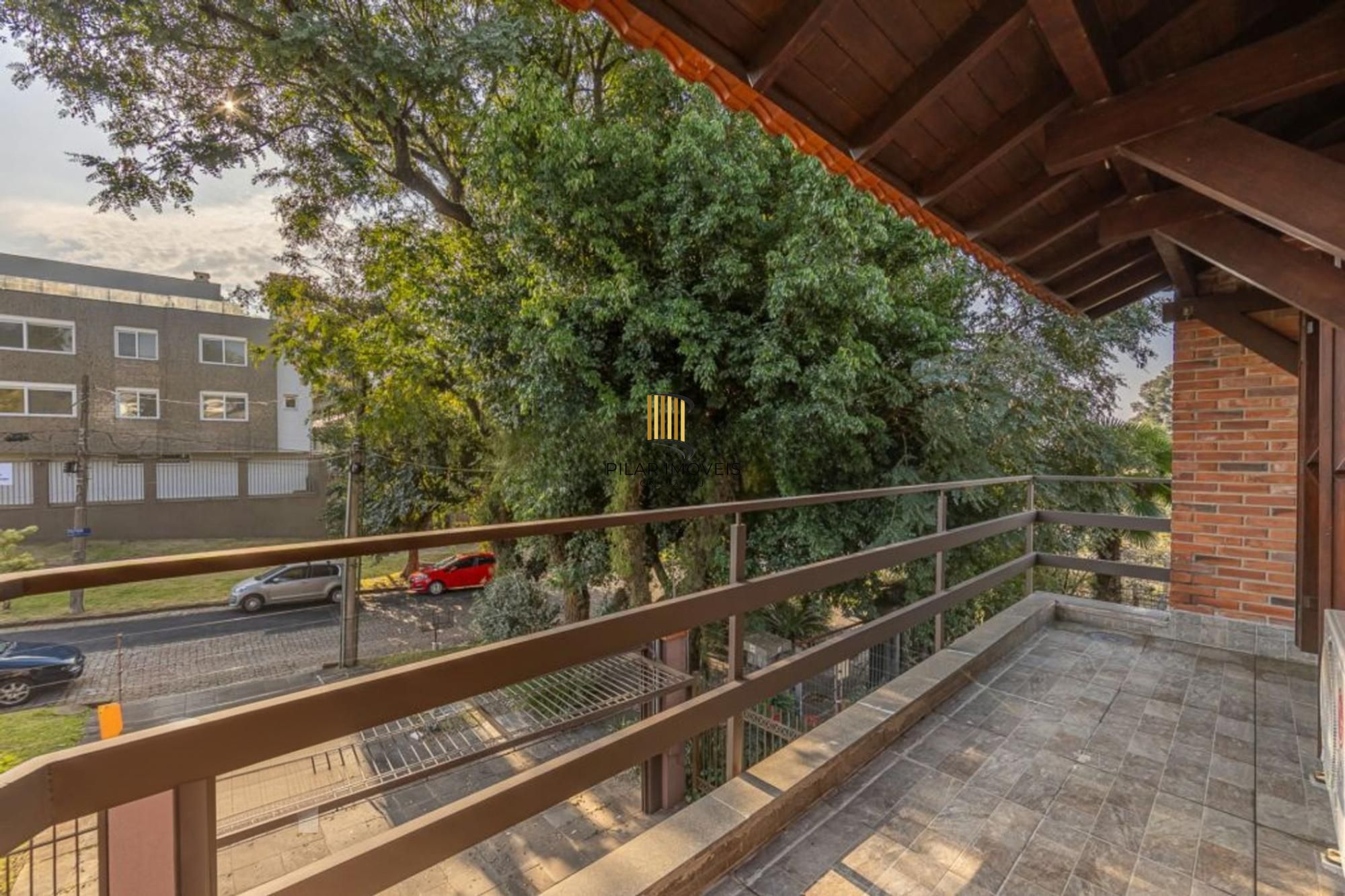 Casa com 4 Quartos, 4 banheiros, 4 vagas e 300 m² á venda  Chácara Das Pedras.