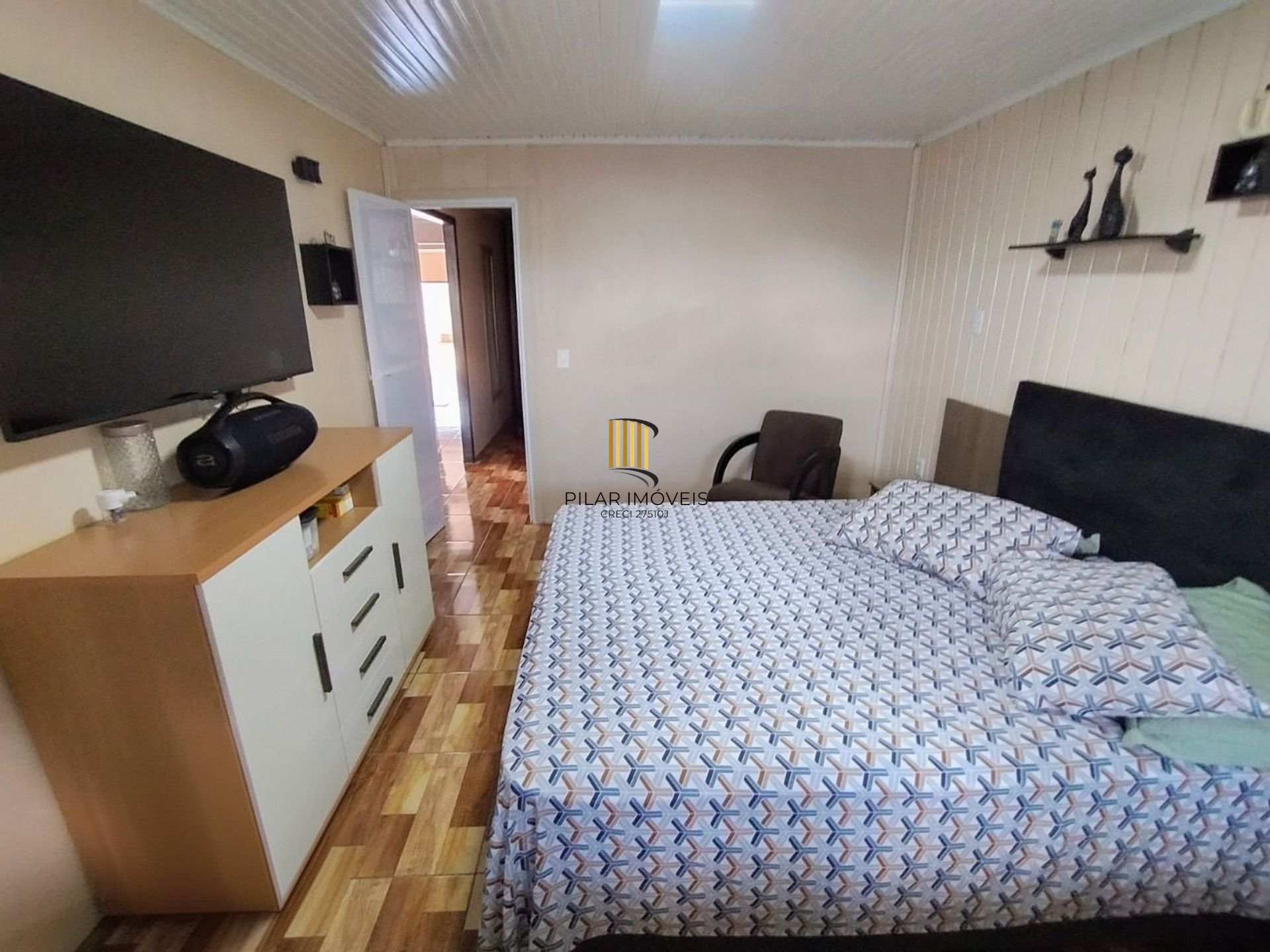 Casa de 4 dormitórios e 4 vagas de garagem em Canoas.