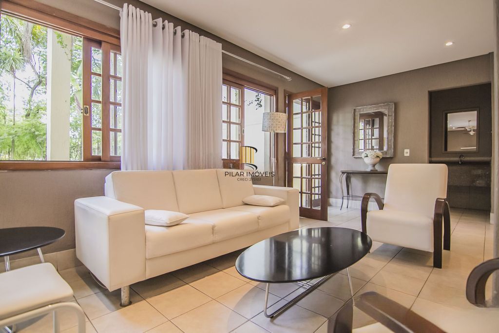 Casa em Condomínio com 5 quartos e 390m² à venda em Boa Vista, Porto Alegre.