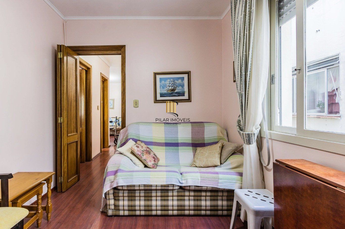 Apartamento 2 quartos, 1º andar, sol da manhã, vaga coberta