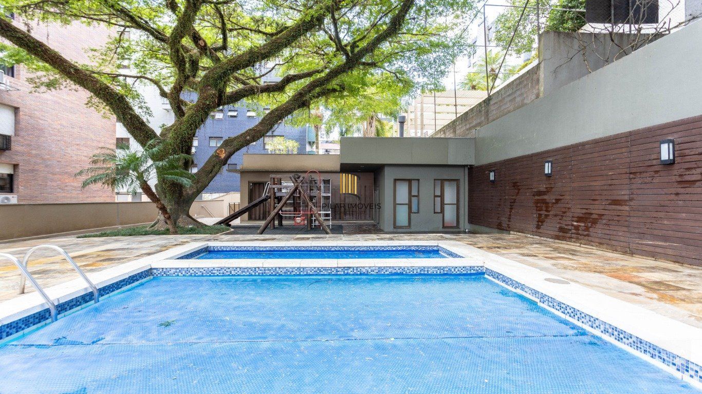 Cobertura de 3 quartos com piscina e 2 vagas no Bairro Mont Serrat.