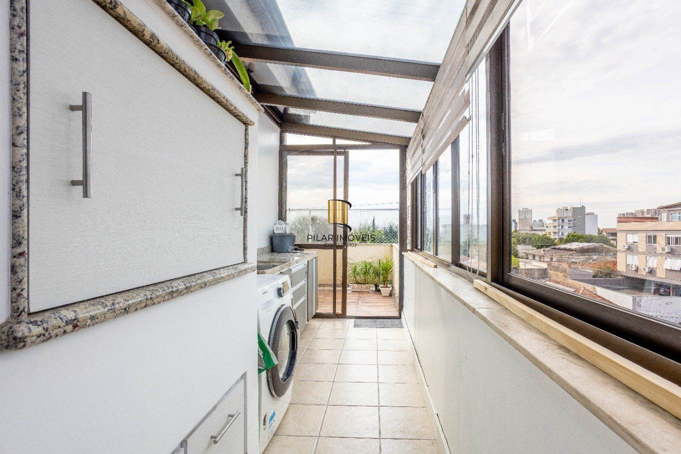 Cobertura com 2 quartos e 2 vagas no Bairro Vila Ipiranga