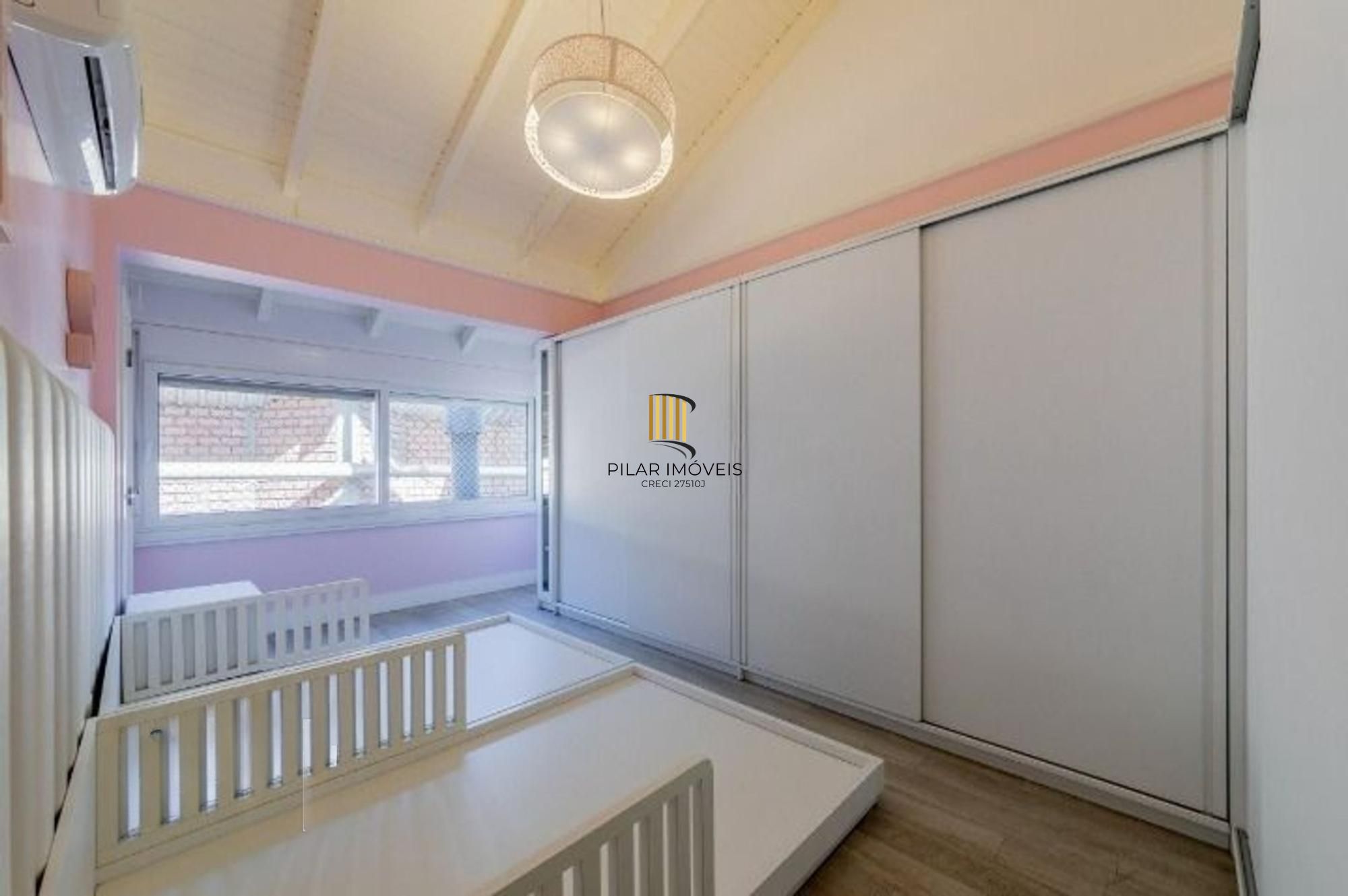 Casa em Condomínio com 5 quartos e 390m² à venda em Boa Vista, Porto Alegre.