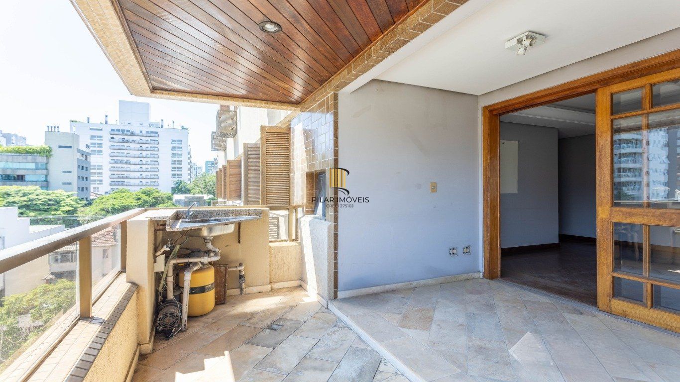 Apartamento 3 Dormitórios, 1 súite, elevador, 2 vagas no Petrópolis.