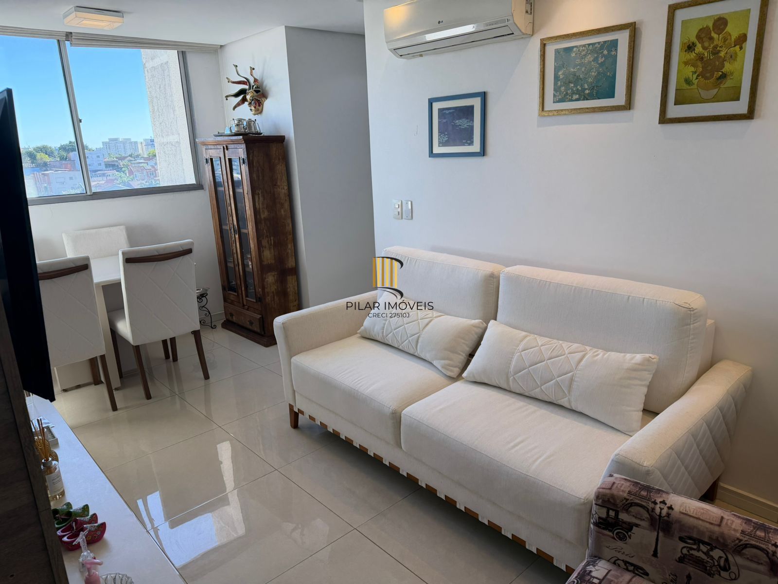 Apartamento 3 dormitórios com Suíte Semi Mobiliado com Vaga de Garagem