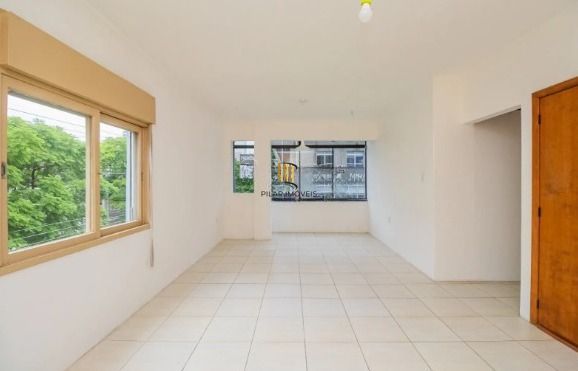 Apartamento com 3 quartos em prédio com elevador no Bairro Cidade Baixa