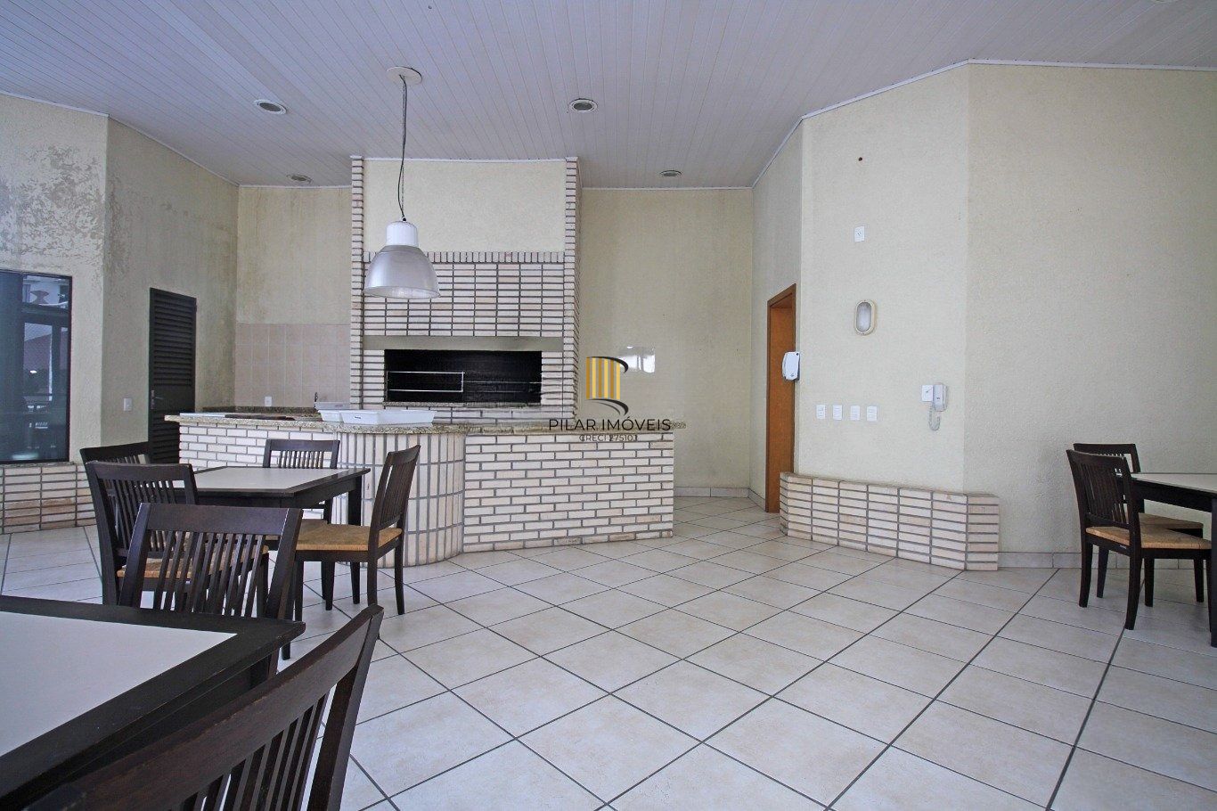 Apartamento com 3 quartos, 1 suíte e 2 vagas de garagem no Bairro Passo D'Areia