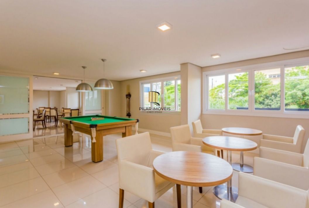 Apartamento mobiliado de 2 dormitórios no bairro Petrópolis