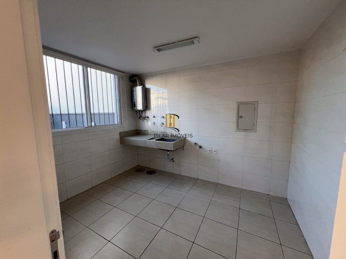 Casa semi mobiliada de 3 dormitórios bairro Cascata