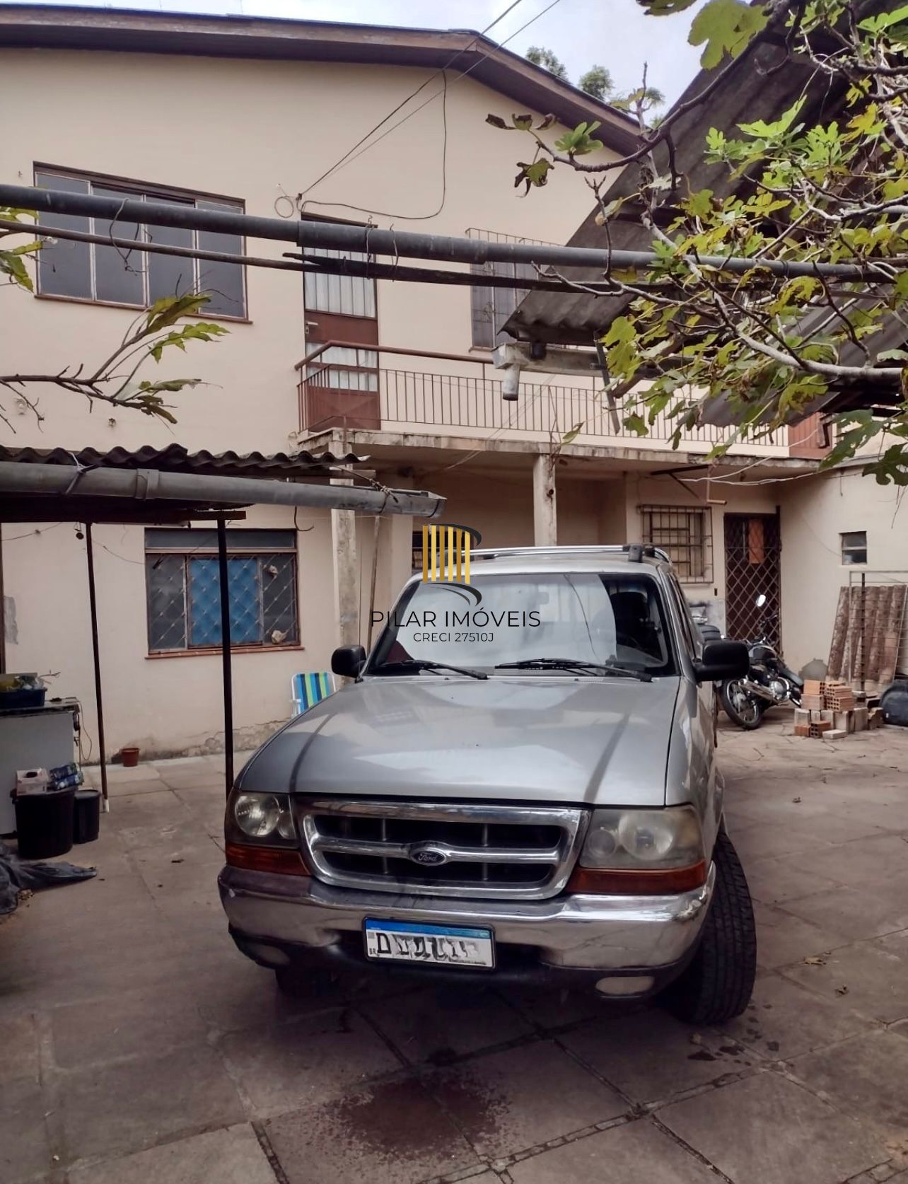 Casas com 3 quartos 230m² à venda no Jardim Planalto Porto Alegre