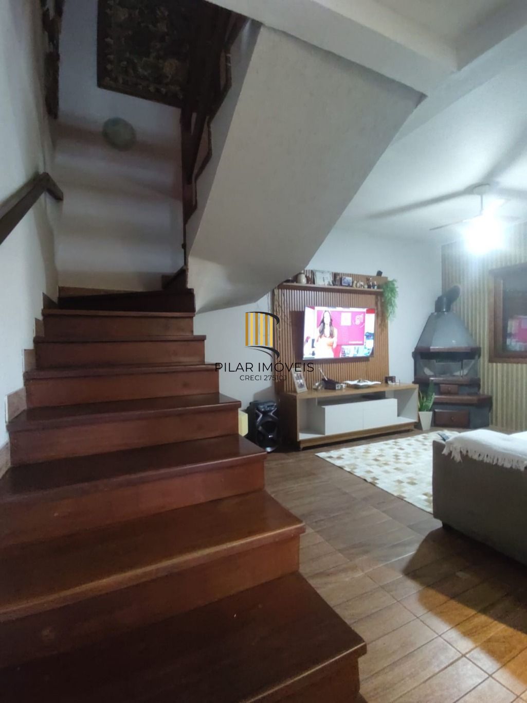 Casa de 3 dormitórios e 2 vagas de garagem em Cachoerinha.