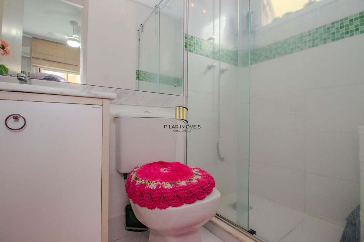 Apartamento com 67m², 3 dormitórios com vaga de garagem no bairro Morro Santana