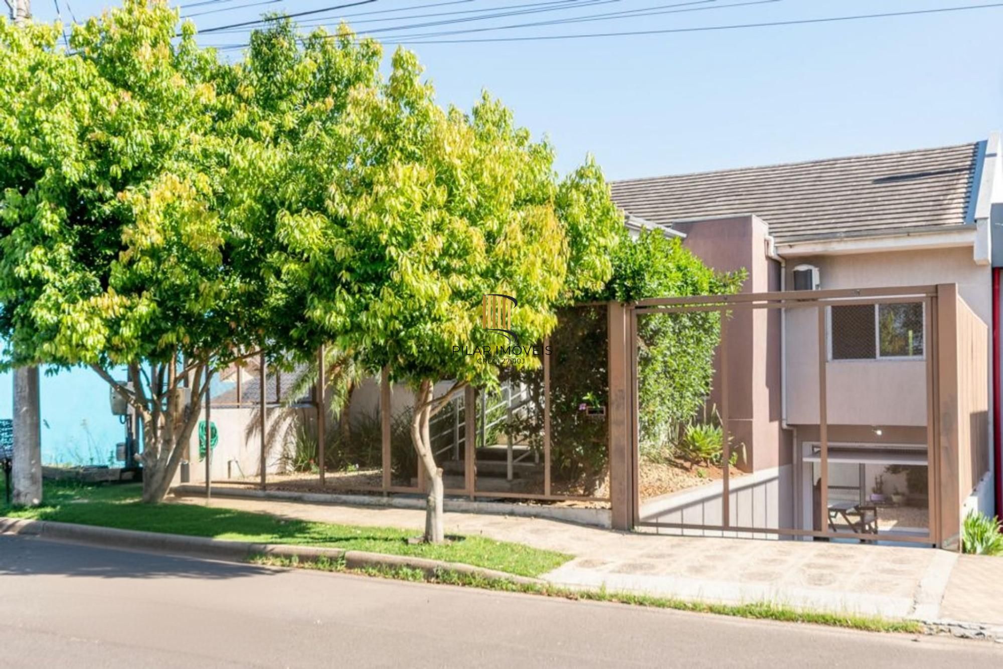 Casa em condomínio de 3 dormitórios,2 vagas e churrasqueira no bairro Agronomia