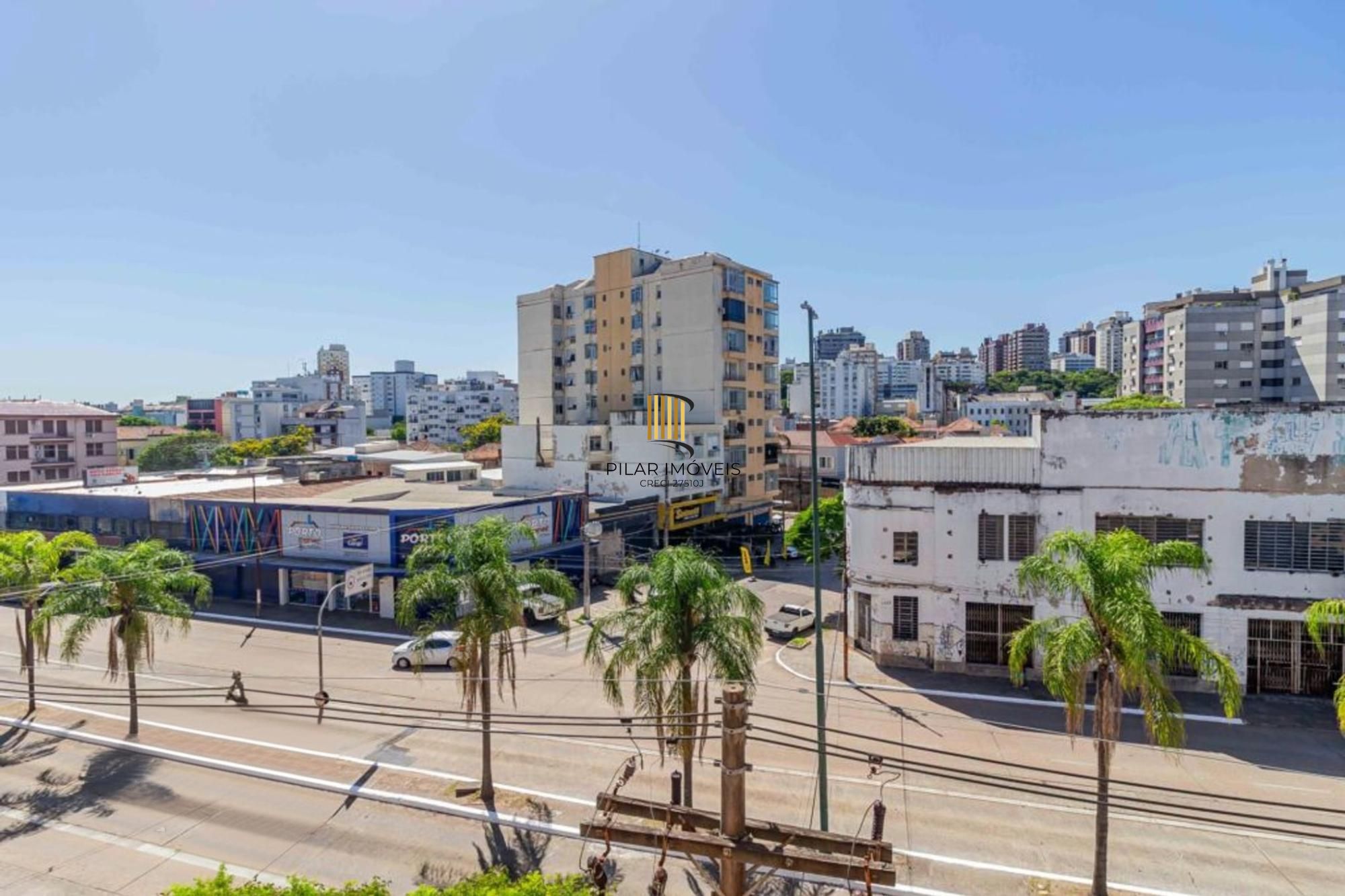 Apartamento com 2 quartos, elevador semi mobiliado no bairro Floresta.